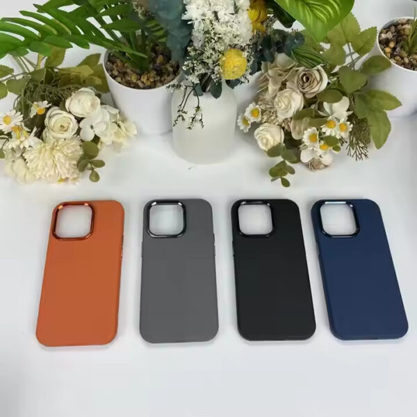 IP16 PRO/PRO MAX Silicone Leather Case - Image 5